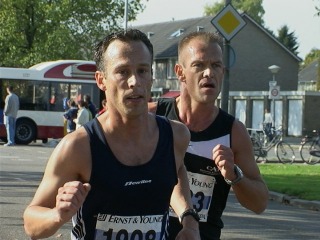 Marathon2003_00011.jpg (31948 bytes)