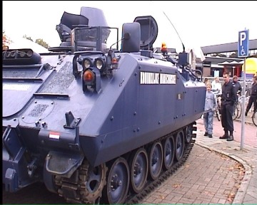Pd2003_021.jpg (41889 bytes)